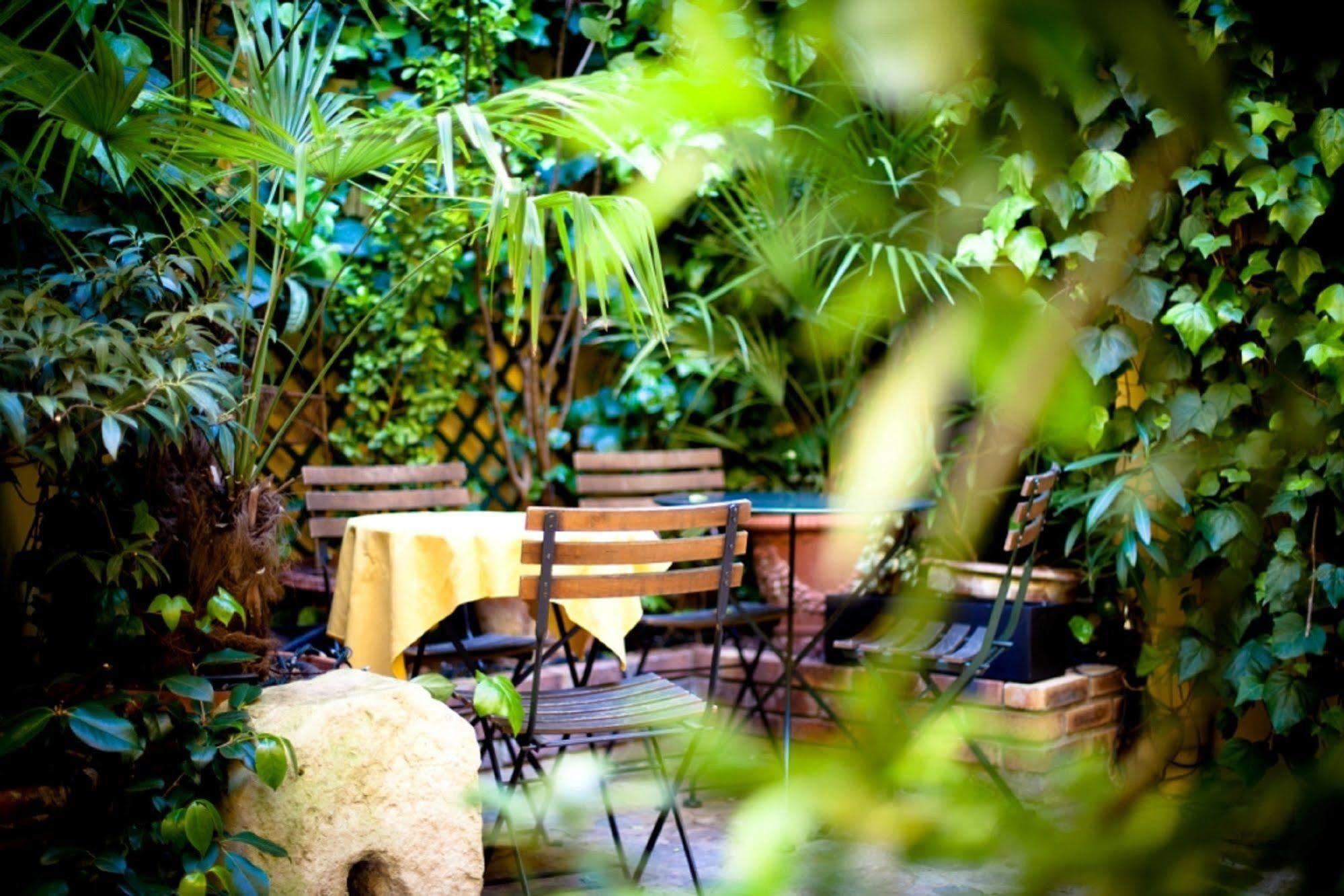 Hotel De La Tulipe 파리 레스토랑 사진